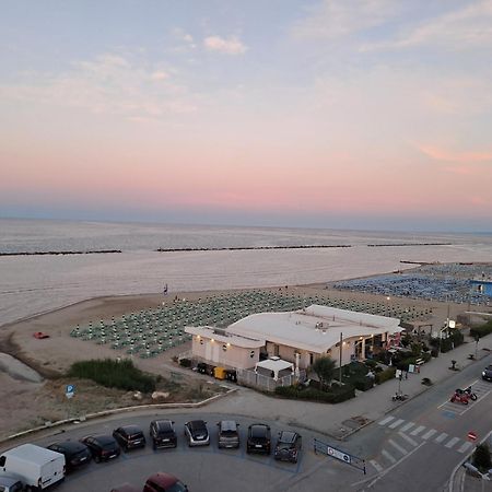 Апартаменты Attico Fronte Mare Мартинсикуро Экстерьер фото